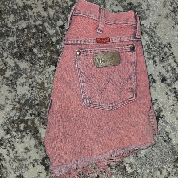Womens Wrangler Denim cutoff shorts pinkish red - Picture 6 of 6